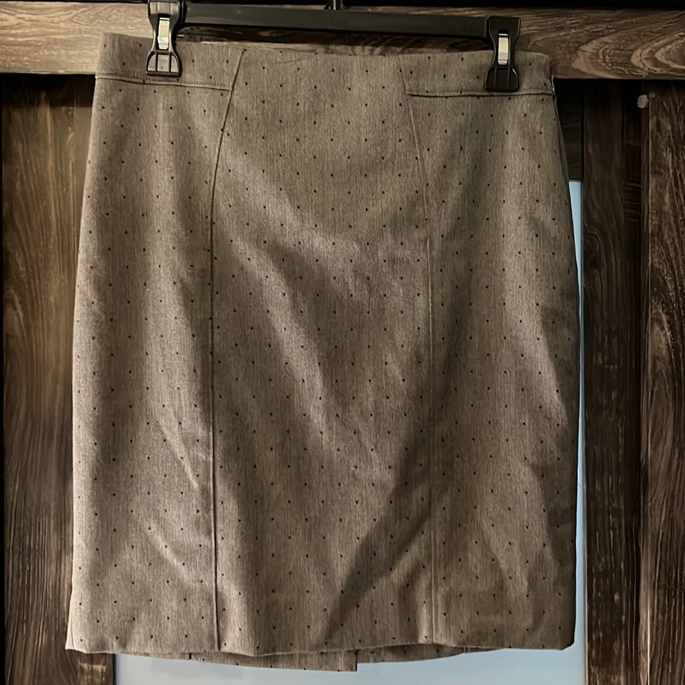 Banana Republic Grey Pencil Skirt with Black Dots - 0 - Excellent Condition